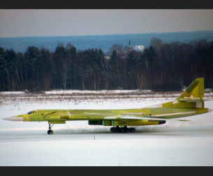 Първият руски стратегически бомбардировач от обновената версия Ту-160М извърши първи полет