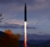 Северна Корея изстреля балистична ракета в посока Японско море .