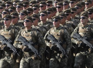 Таймс: Украйна трупа милионна армия, за да си върне окупираните от Русия южни територии