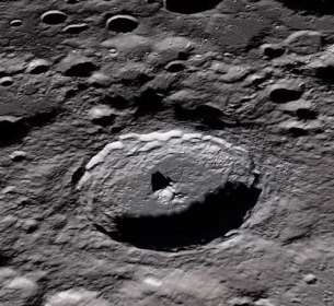 НАСА ще изследва мистериозни куполи на Луната