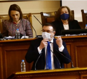 Нова жестока свада в парламента заради разпускането на НОЩ