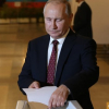 Путин &quot;на теория&quot; може и да не проведе президентските избори догодина