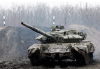 Къде са новите руски танкове? И защо руснаците монтират скари от винкели и арматура върху куполите?