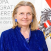 Бившата австрийска външна министърка Карин Кнайсъл съобщи, че отива да живее в Русия