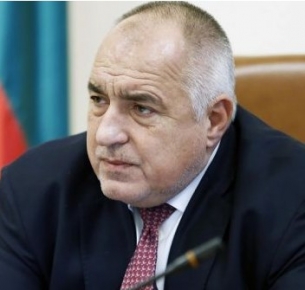 Заседание при Борисов: Заведенията може да заработят с 50% капацитет, обмислят отваряне на моловете