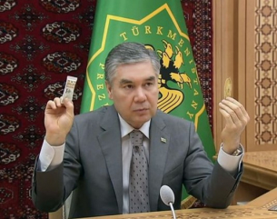 Туркменистан: Гурбангули Бердимухамедов напуска президентския пост, оставя го на сина си