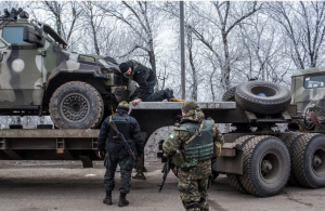 Хиляди украинци опитват да избягат от военна служба