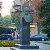 Вести: В рамките на дерусификацията в Одеса демонтират паметника на Лев Толстой