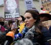 Daily Mail: Върховният съд в Лондон позволи на Асандж да обжалва екстрадицията си в САЩ