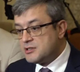 Тома Биков попари управляващите за декларацията им за оставката на Гешев