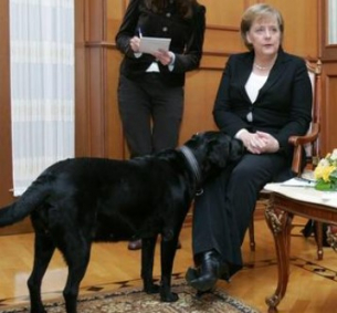 Меркел си тръгва. Без суета и без нито един скандал