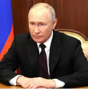 Путин към колегите си от БРИКС: Дедоларизацията на световната икономика е необратим процес