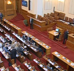Депутатите гласуват окончателно списъка с оръжия за Украйна