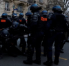 Демокрация: Палки и сълзотворен газ срещу протестиращите във Франция