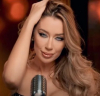 Секси сръбската певица Теа Тайрович развя гола гръд в София