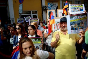 Изправени ли са пред геноцид арменците в Нагорни Карабах?