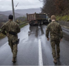 Кризата в Косово: Барикади, войници и регистрационни табели