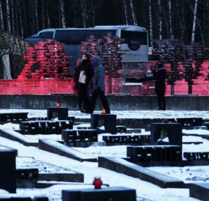 Лукашенко пристигна в мемориалния комплекс «Хатин»