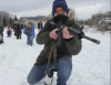 Курсове за оцеляване и наплив към армията: Украинците се готвят за война