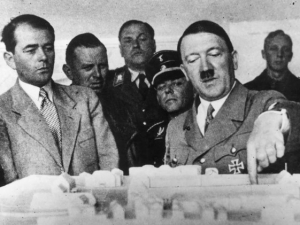 „Разходката” на Хитлер от Берлин до Донбас и обратно