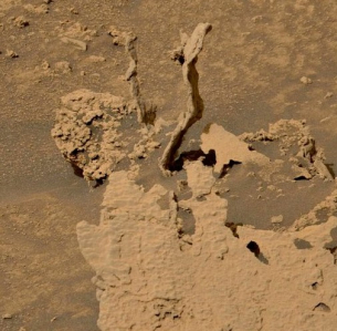 Озадачаващи образувания откриха на дъното на кратер на Марс