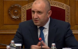 Доц. Цеков попиля Радев: Загроби ни, а сега това безобразие!