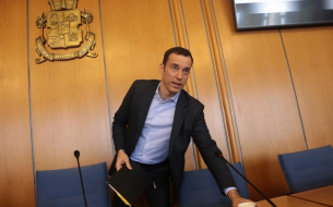 Терзиев обеща: Софиянци ще намират паркомясто в центъра за под 10 минути