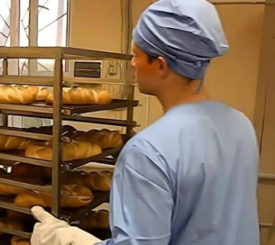 Поляците бяха хранени с хляб от украинско зърно, предназначен за прасета