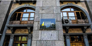 Претърсванията на съратниците на Зеленски от НАБУ са отговор на политиката му – NYT