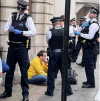 Британските власти арестуваха водача на антимонархистите