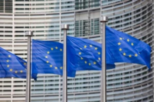 Euractiv: ЕС не знае как да съвмести два заема за Киев по различни програми