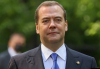 Бившият президент Медведев е олицетворение на повратите в Русия