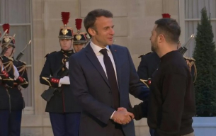 Еманюел Макрон посреща Володимир Зеленски в Париж