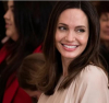 В Лвов продават недоядения кроасан на Анджелина Джоли за колосална сума