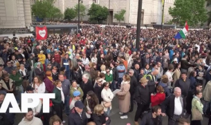 Протест на либерали в Будапеща: Режимът връща феодализма!