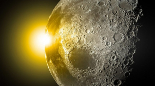 Луната се променя в реално време пред очите ни