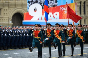 Русия отбелязва Деня на победата с военен парад на Червения площад