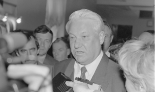 12 юни 1990 година: Русия напуска СССР