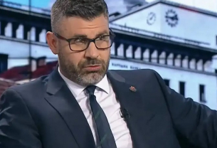 Кузман Илиев размаза Асен Василев заради протестите!