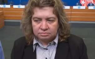 Киселова изтъргувала главата си за шеф на НС заради това!