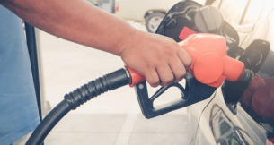 Икономическият министър посочи какво ще стане с цените на горивата от 1 март