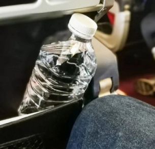 Защо течностите в самолета са забранени?