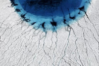 Загадъчните изчезващи езера на Гренландия