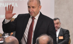 Оръжейни босове са новите милиардери, Радев им бил слабост