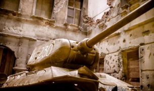 На 29 юни 1944 г. Червената армия избива само 20 000 германци