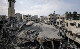 Израел и днес бомбардира Ивицата Газа, продължава взаимният обстрел по границата с Ливан