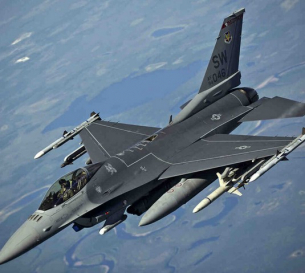 Холандски експерт разкритикува идеята да се обучават пилоти от ВСУ да управляват F-16