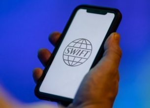 ЕС иска да засили натиска срещу Москва с изключването на 20 банки от SWIFT и забрана на „Северен поток“