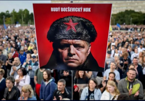 &quot;Писна ни от Фицо&quot;: Протести в десетки градове в Словакия