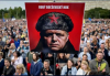 &quot;Писна ни от Фицо&quot;: Протести в десетки градове в Словакия